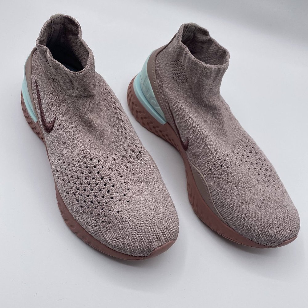 Nike Womens Rise React Flyknit Diffused Shoes - image 1